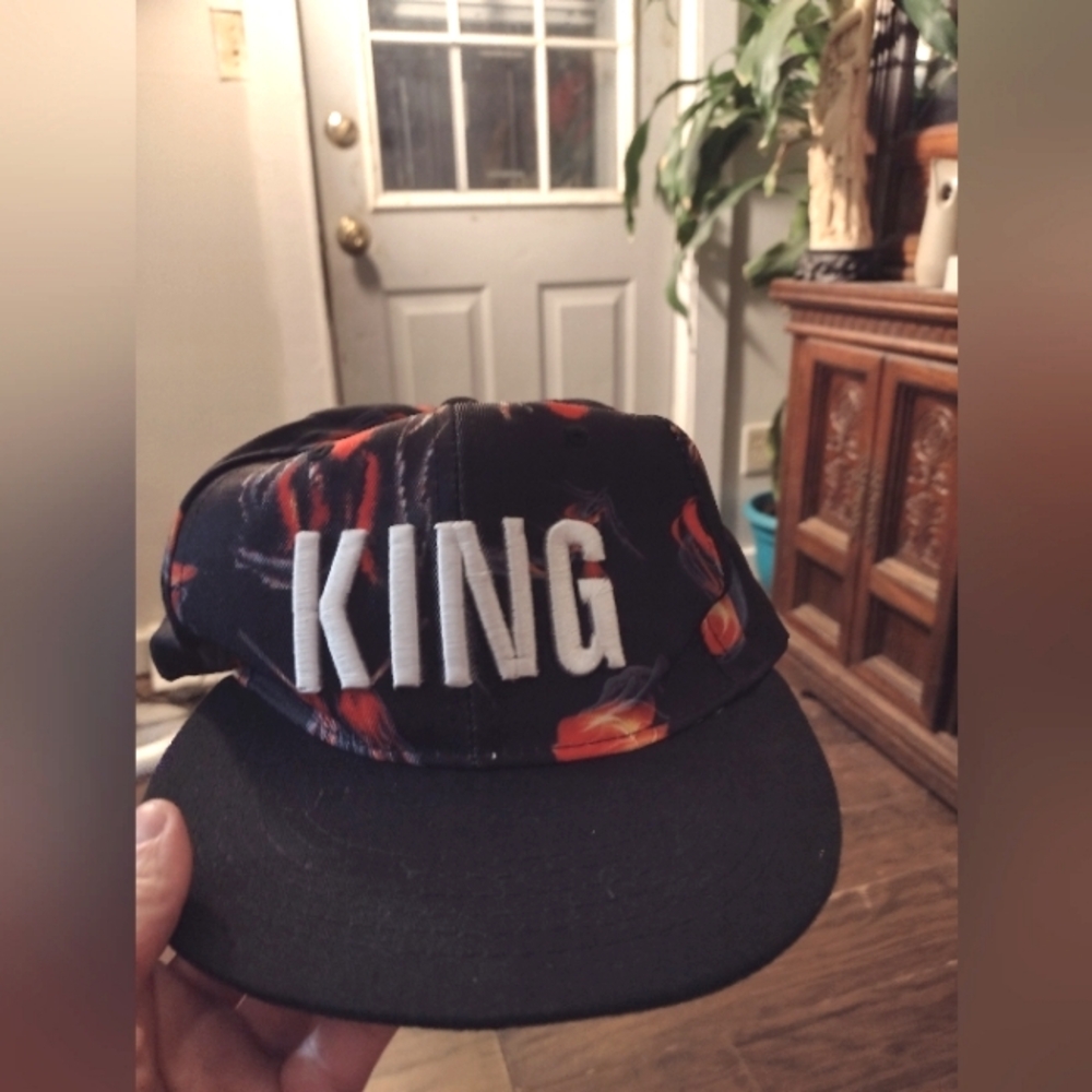 Mens adjustable fit hat